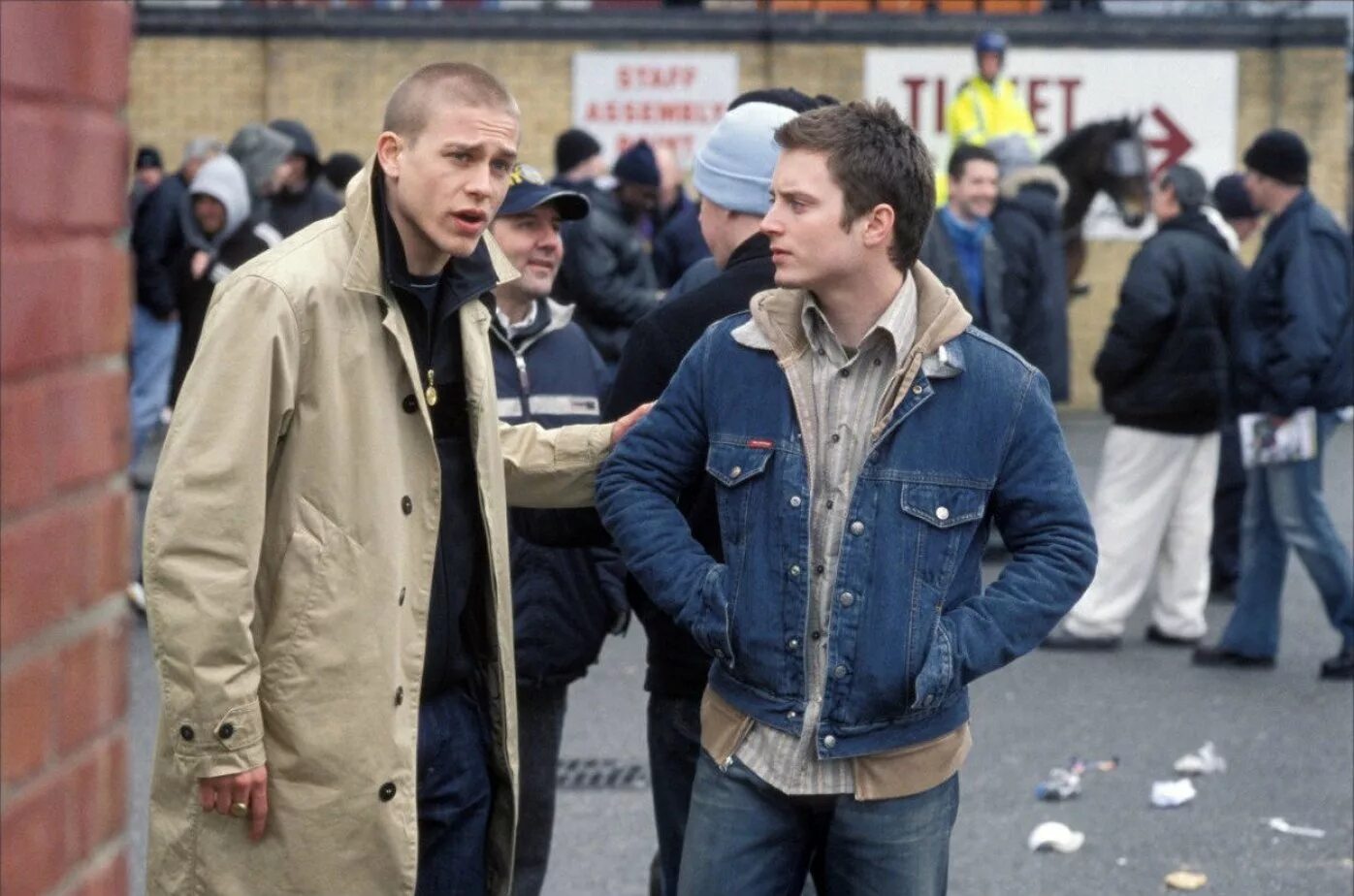 Чарли Ханнэм Green Street Hooligans. Элайджа Вуд Грин стрит. Элайджа Вуд Green Street Hooligans.