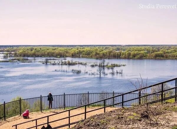 Уровень воды в десне брянск 2024 сегодня. Уровень реки Десна Трубчевск. Трубчевск 2022. Река Десна Трубчевск. Трубчевск разлив десны 2022.