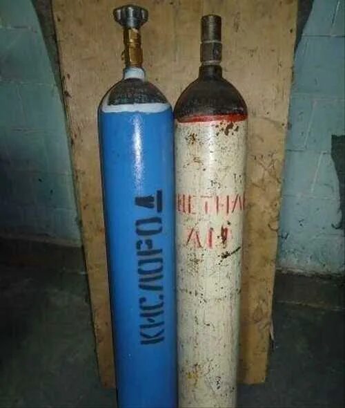 Баллон с кислородом 100 литров и ацетилен. Газ пропан ацетилен комплект. Баллоны ацетиленовые 10 литров. Ацетилен кислород баллон. Баллон ацетиленовый новый 40л.