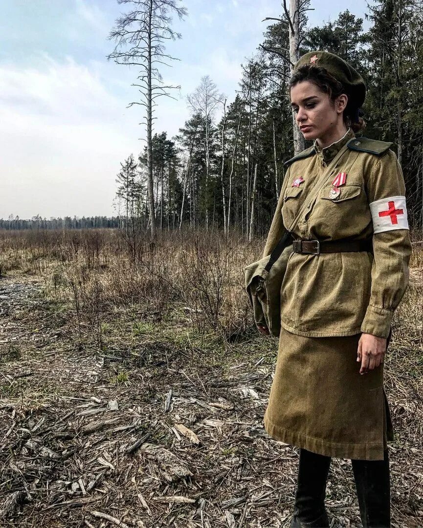 Военнослужащие в военное время. Санинструктор РККА. Санинструктор РККА 1941. Форма военной медсестры. Фотосессия в стиле военных лет.