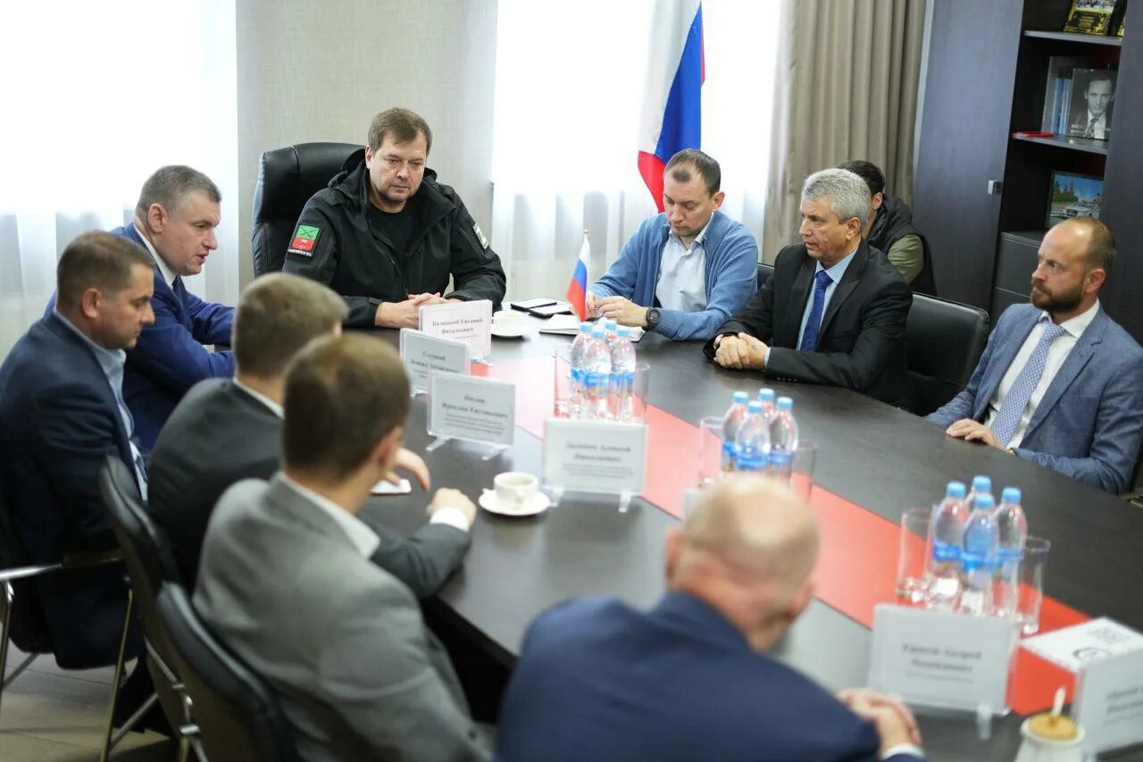 Лидер посетил. Лидеры партий. лдпр партия 2025. партия лдпр 2025. лидер лдпр сейчас.