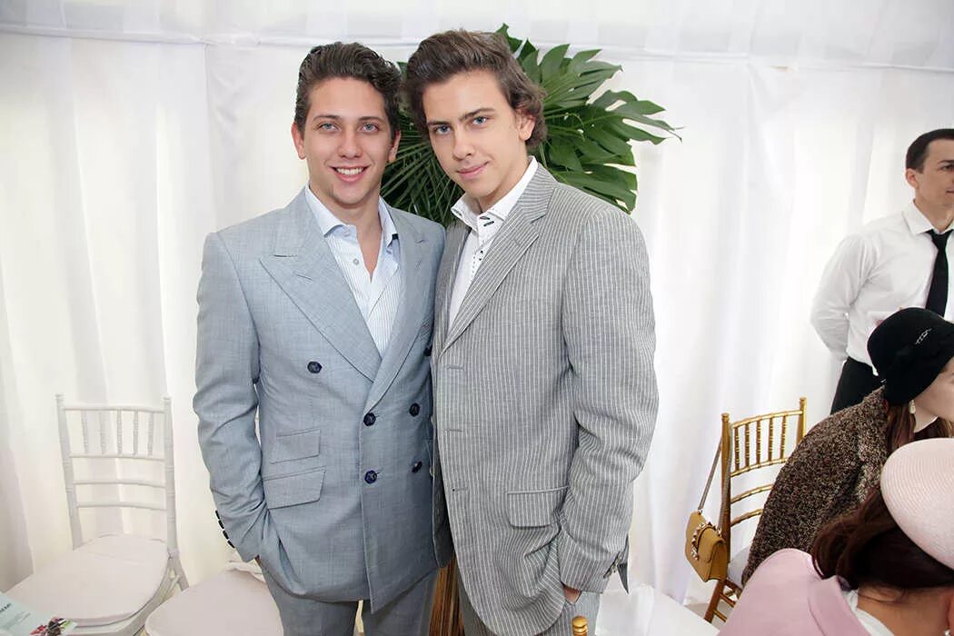 Юргис певец родители. Юркисс и владимир. Юркисс отец владимир киселев. Юркисс отец владимир киселев. Владимир киселев юркис.