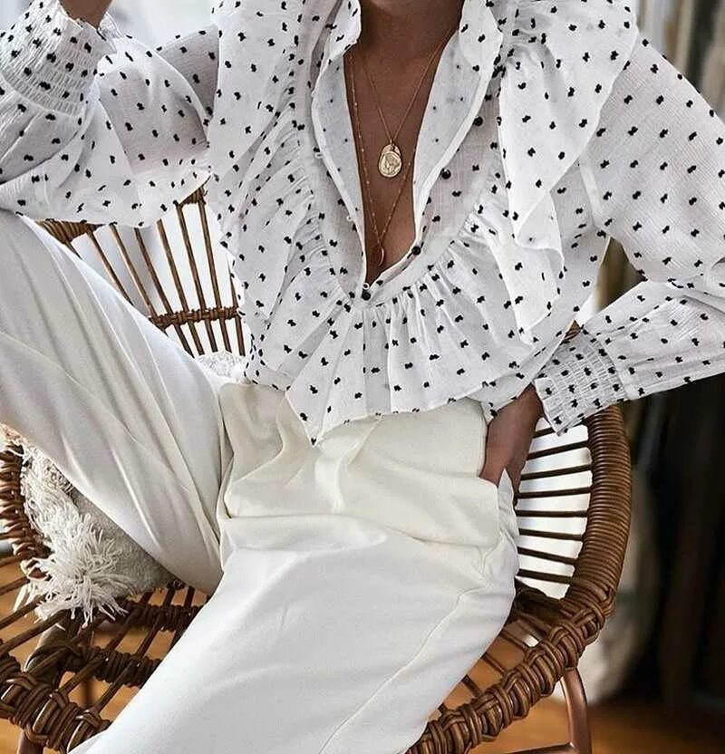Блузка женская 2024 тренды. Рубашки женские стильные. Стильные блузки. Белая блузка. Необычные рубашки женские.