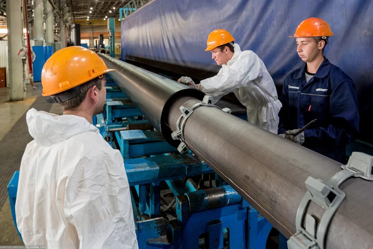 завод полиэтиленовых труб инпласт полимер. завод пластиковых труб. завод по производству пнд труб. завод полиэтиленовых труб. труба пэ 1400.