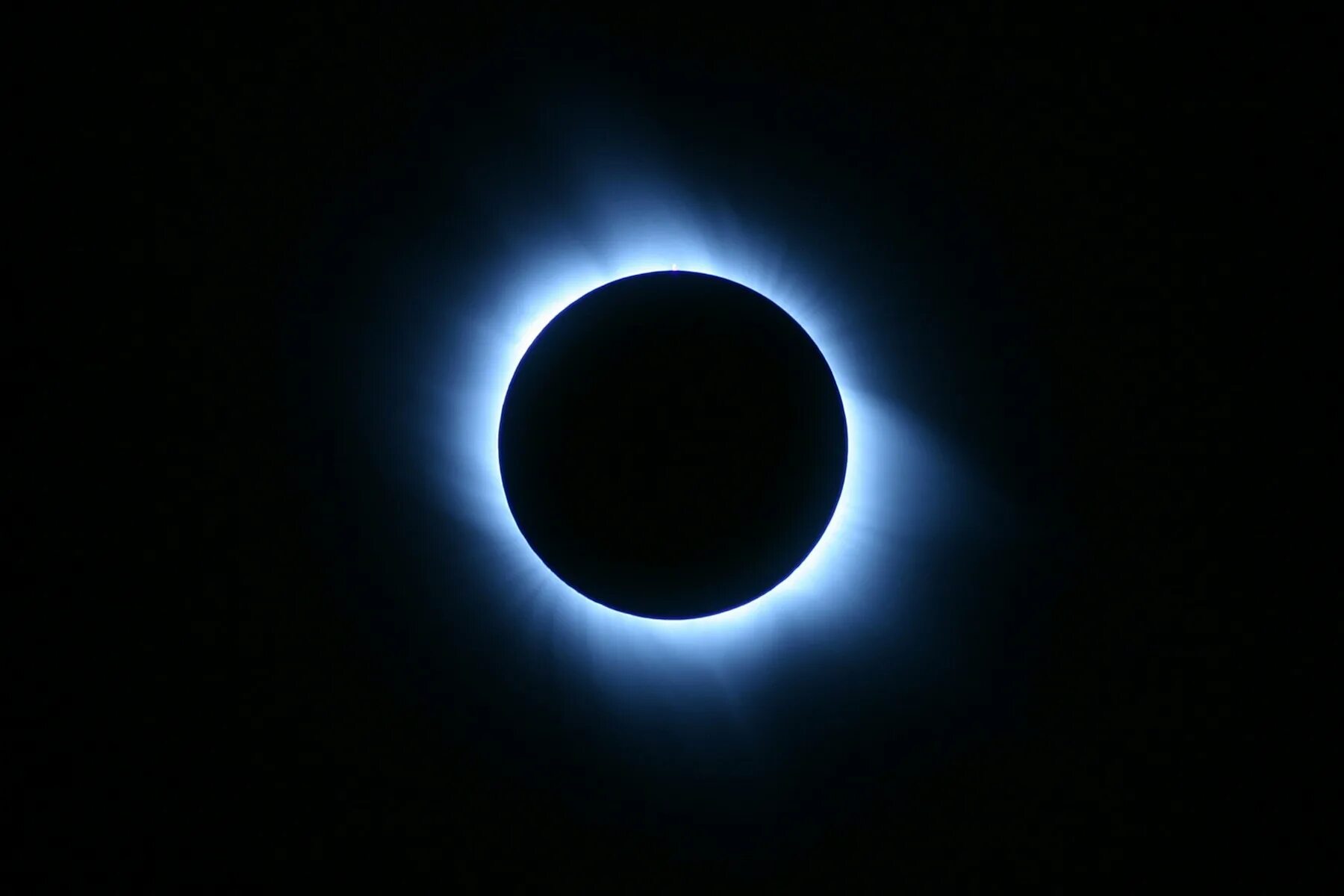 периодичность лунных затмений. синее затмение. лунное затмение. фазы затмения луны. цвета лунного затмения.