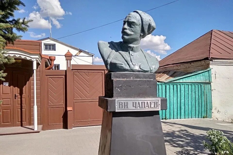 ЧАПАЕВ И АКСЁНОВ Из воспоминаний выпускника КИСИ 1951 года Алексея Константинови