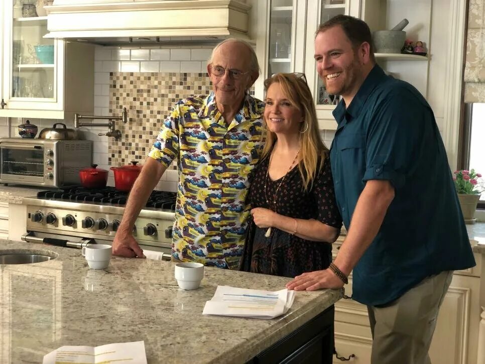 назад в будущее постер. назад в будущее 2021. передача назад в будущее 9 декабря 2021. экспедиция: назад в будущее сериал. экспедиция назад в будущее.