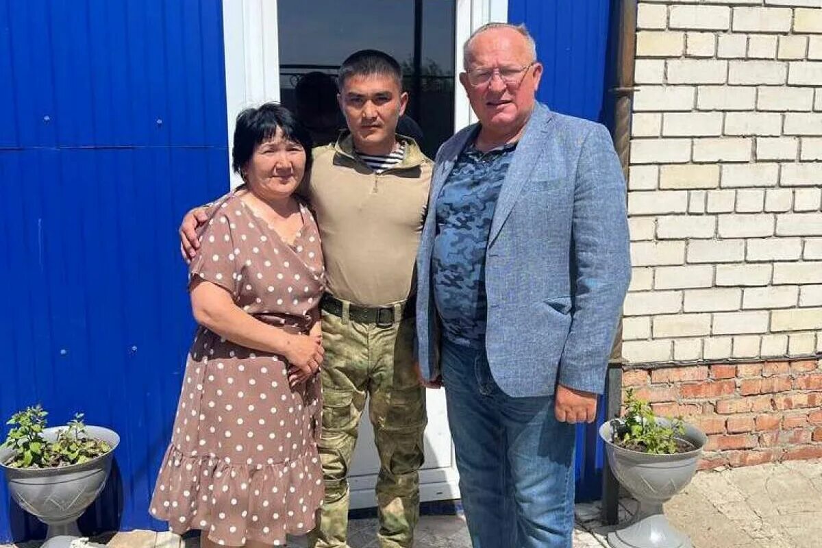 Парад колясок цирк. Подслушано дергачи саратовской. Лучшие семьи саратовской губернии. Дергачи саратовская область школа 1 2017. Дергачи саратовская область.