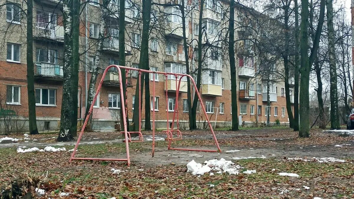 14 военный городок купить. Военный городок Федоровка. Алейск военный городок двор.