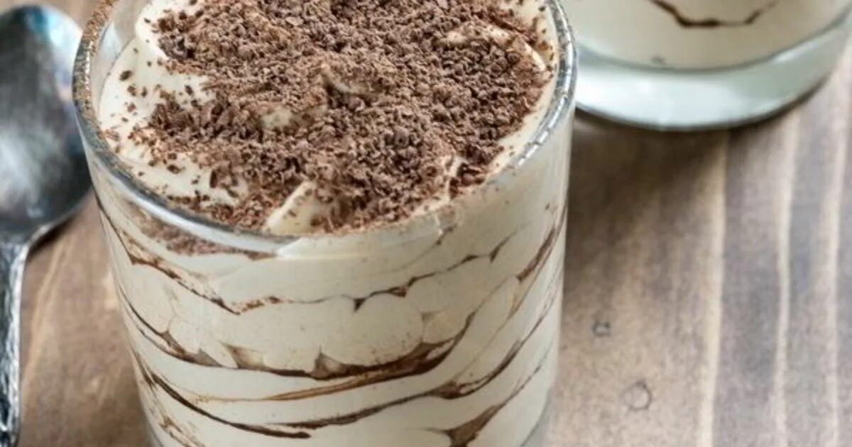 Крем для тирамису получился. Сливочный крем для пирожных. Сыр маскарпоне для тирамису. Сливки для крема чиз. Крем для тирамису.