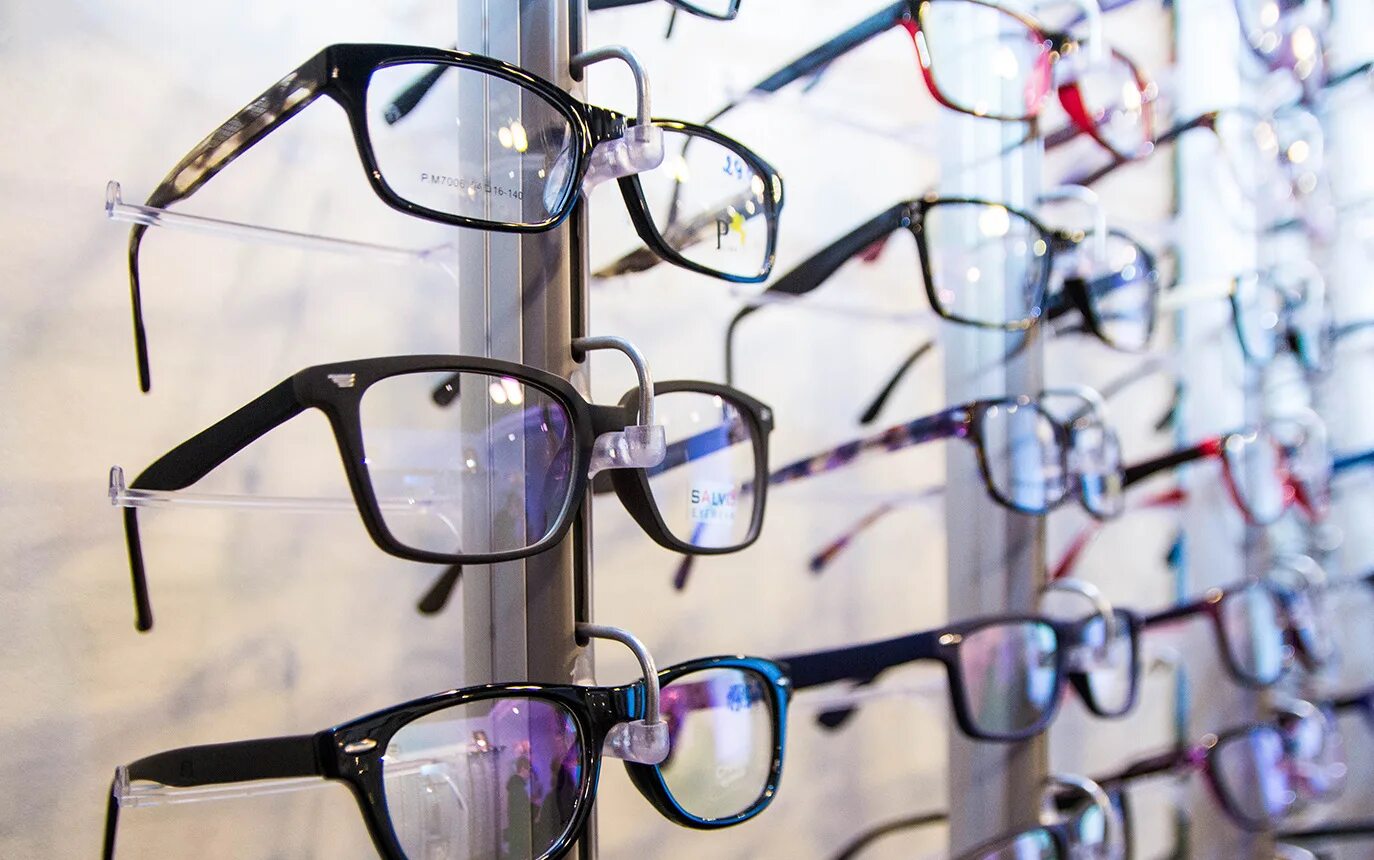 Оптика очки. Оптические очки. Оптика очки для зрения. Много оправ.