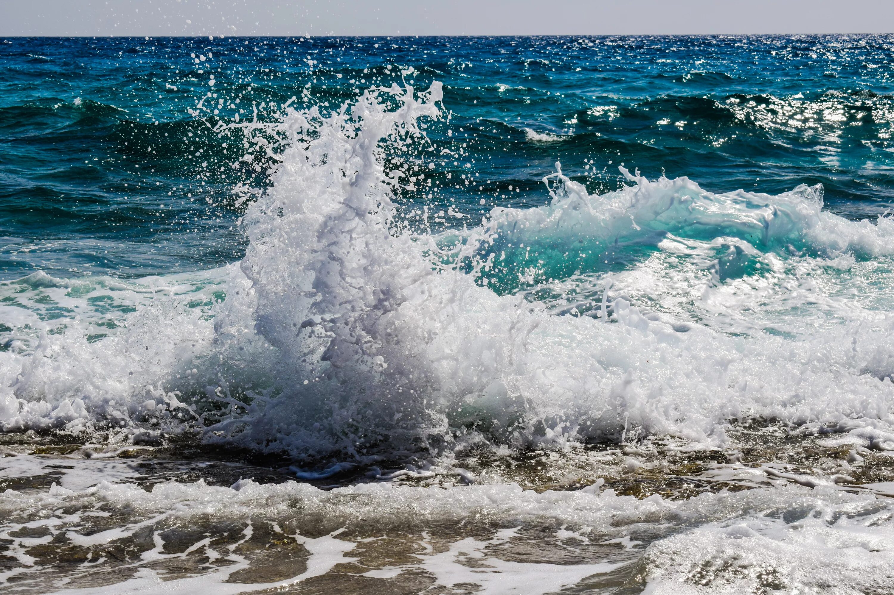 Морская вода запах. Морская волна. Море. Волны на воде. Красивые морские волны.