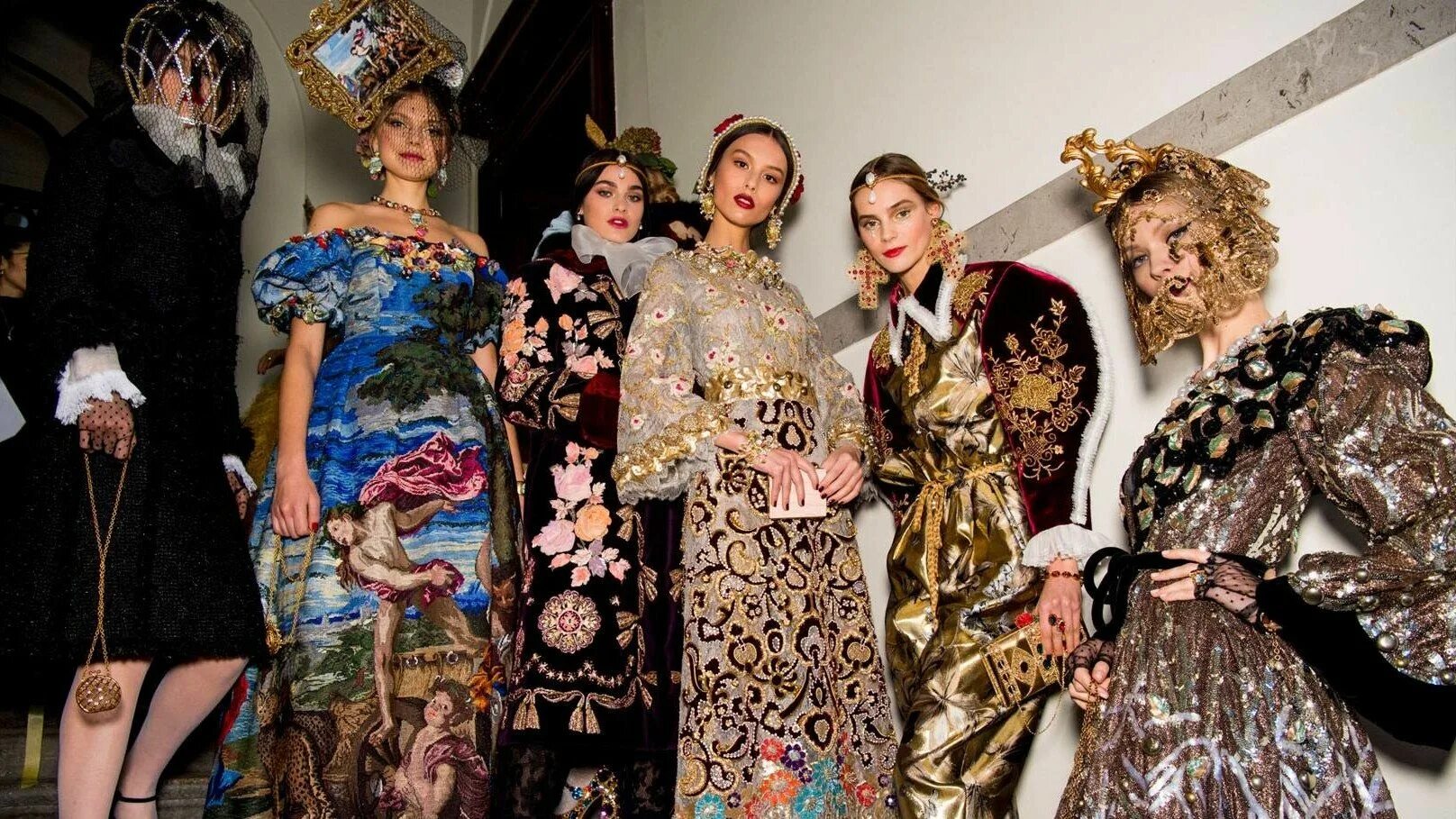 Стефано габбана. Gabbana история. Gabbana история. Модный дом дольче габбана. Дольче и габбана коллекция ренессанс.
