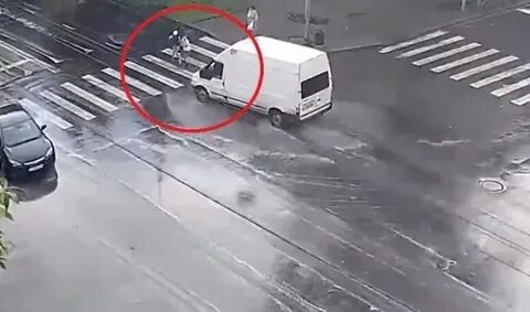 Сбита машиной но выжила