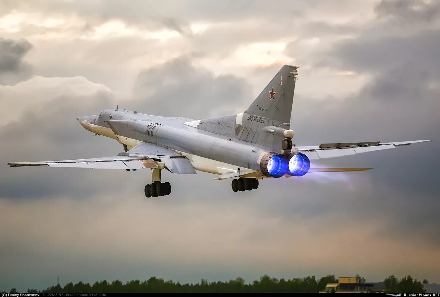 Самолет ту 22 м фото. Туполев ту-22м3. Ту-22м3 сверхзвуковой самолёт. Ту-22м3 RF-34050. Самолеты Туполева ту 22м3.