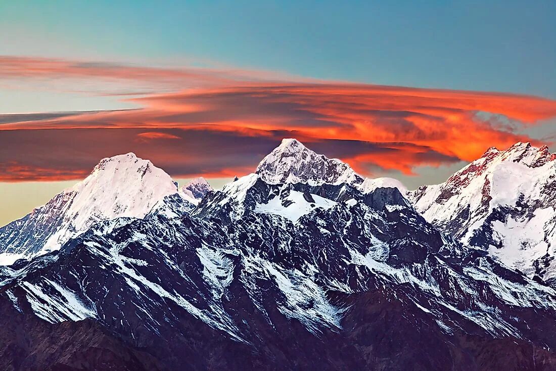 Higher mountains. Гималаи Манаслу. Закат Манаслу. Манаслу гора сравнение с другими горами. The Tallest Mountain in the World.