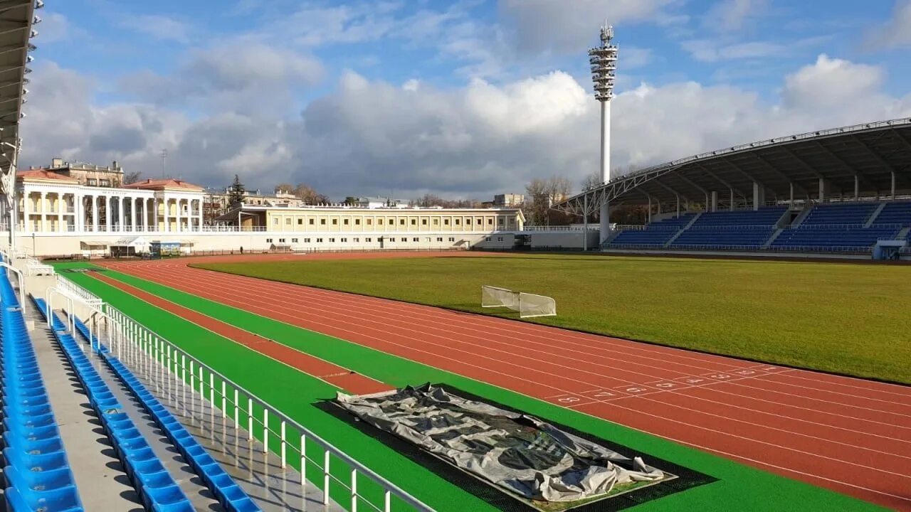 Стадион жуковский. Стадион Метеор Жуковский. Директор стадиона Метеор Жуковский. Стадион Метеор Москва. Стадион в Жуковском легкоатлетический.