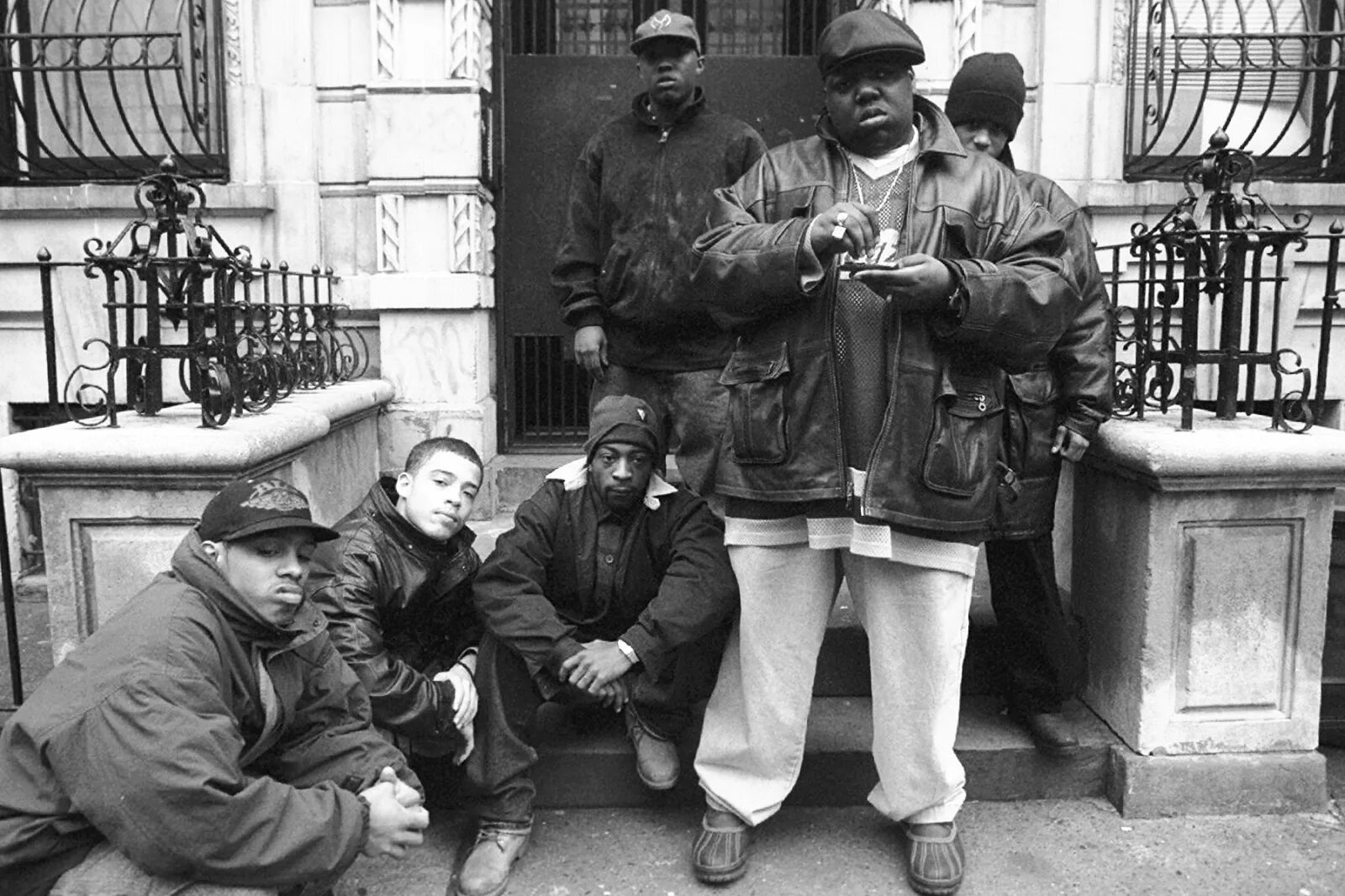 Гетто 90 х. Ноториус биг. notorious big в нью йорке. лос анджелес гетто банды. гарлем нью-йорк.