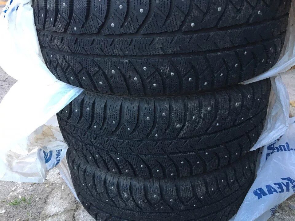 Шины бриджстоун айс. Бриджстоун айс 7000. Bridgestone Ice Cruiser 7000. Бриджстоун айс Крузер 7000. Бриджстоун Ice Cruiser 7000s 14.