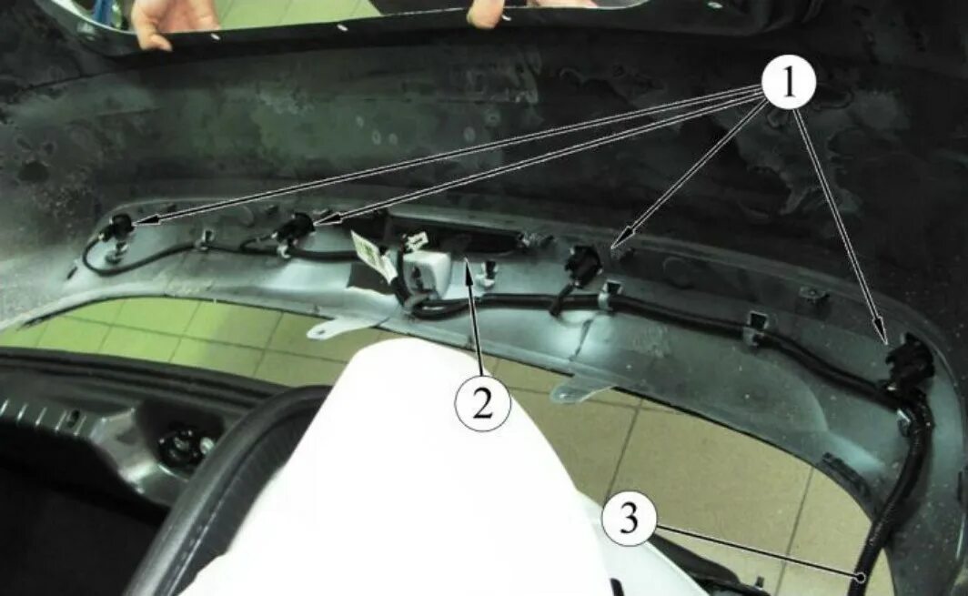 Демонтаж заднего бампера лада веста. Лада веста крепление заднего бампера. Снятие заднего бампера веста. Лада веста кросс схема переднего бампера. Крепление заднего бампера веста.