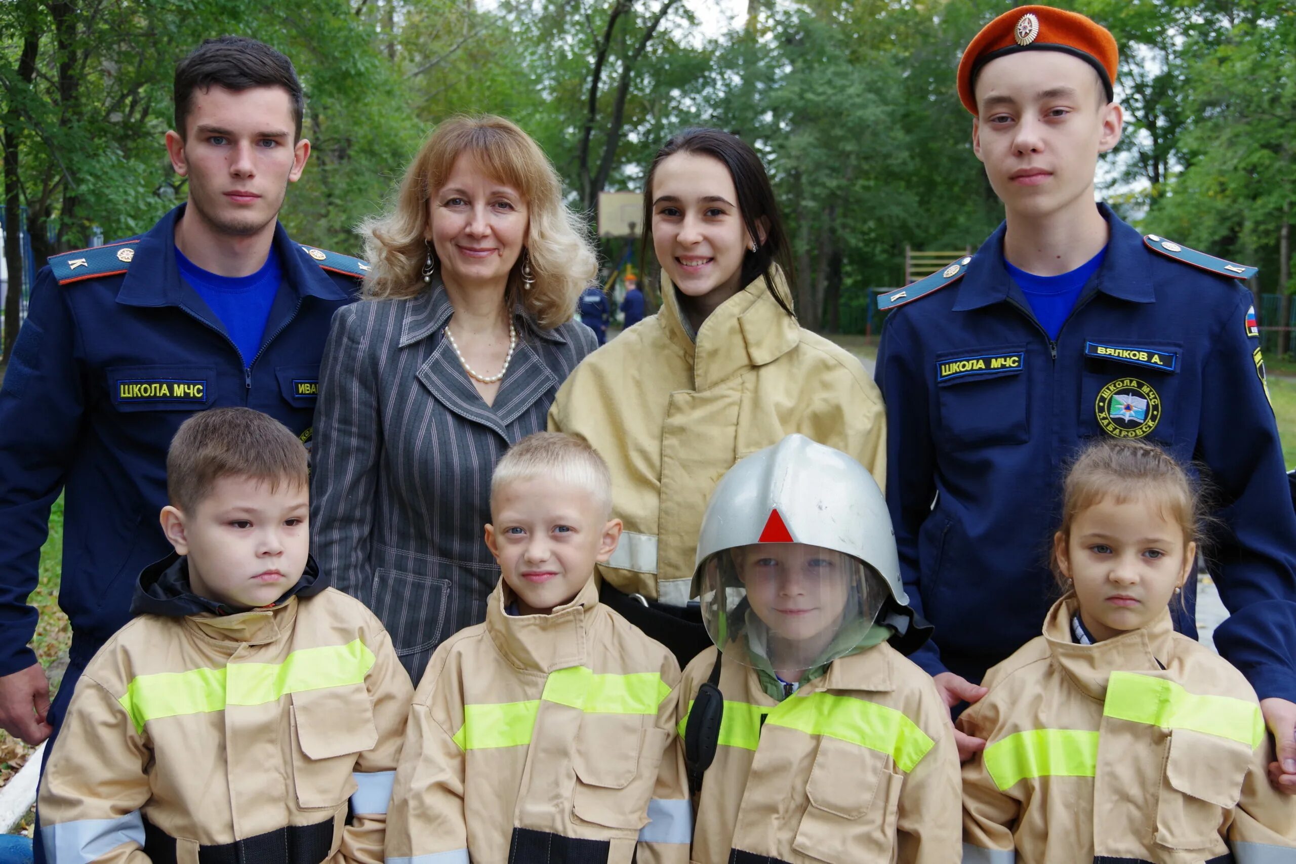 детская форма мчс. кадеты мчс сызрань. воронежский институт государственной противопожарной службы мчс рф. кадеты мчс россии ульяновск. губернаторская кадетская школа-интернат мчс.