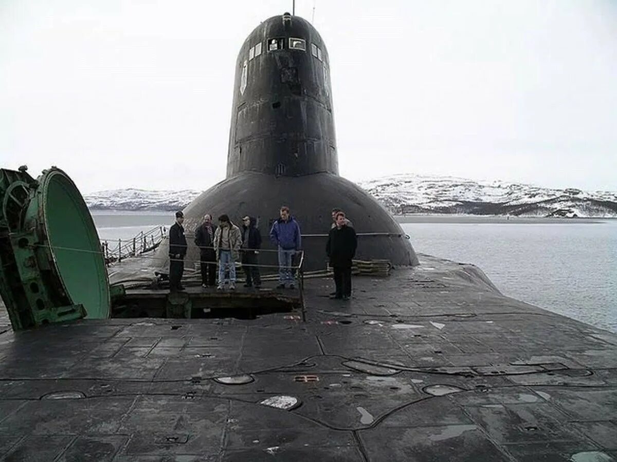 Атомные подводные лодки в мире. Подводные лодки проекта 941 «акула». Подводная лодка акула Тайфун. Подводные лодки проекта 941 акула (SSBN Typhoon). Лодка акула 941.