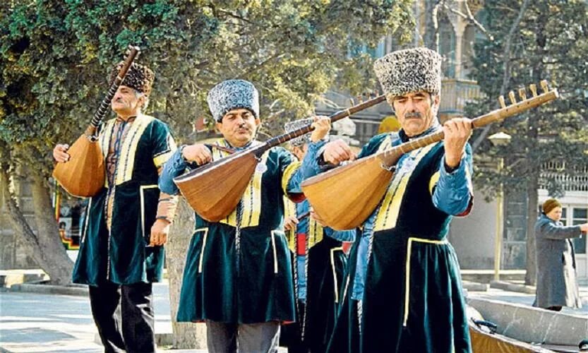 Azeri indir. Азербайджанские музыканты. Азербайджанские народные музыканты. Азербайджанский фольклор. Азербайджанцы культура.
