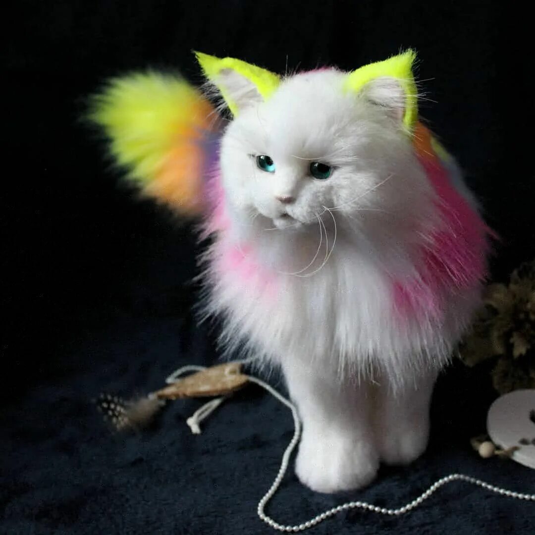 Радужные кошки игрушки. Радужная кошка. Радужная кошка игрушка мягкая. Игрушки кошка Радужный. Радужный котик игрушка.