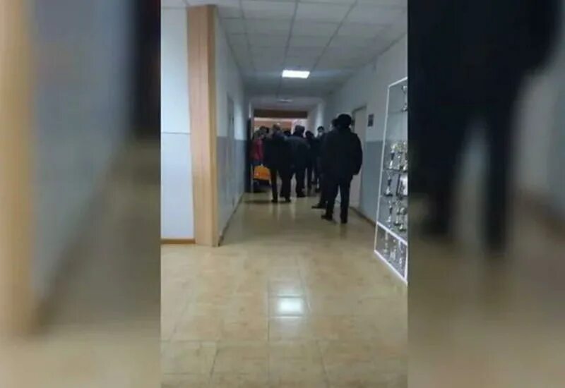Нападение на школу в 2021 году. Избиение учителя в Нальчике лицей 2. Нападение в школе Челябинск.
