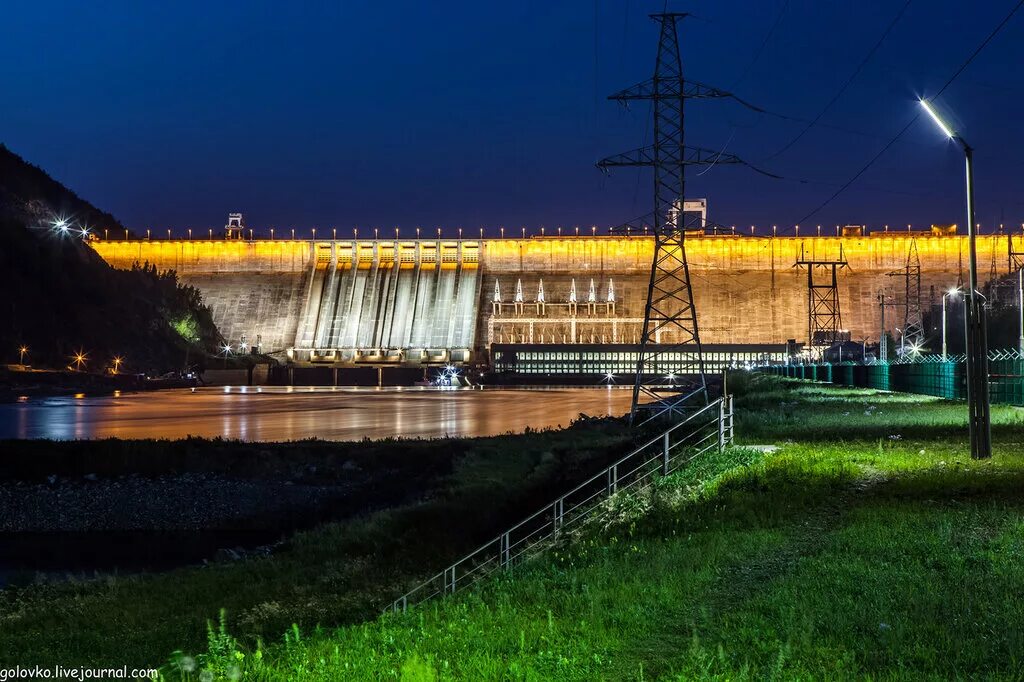 Красноярская гэс дивногорск. Бурейская гэс водосброс. Днепрогэс 1927-1932г. Саяно-шушенская гэс гидроэлектростанция. Красноярская гэс дивногорск.