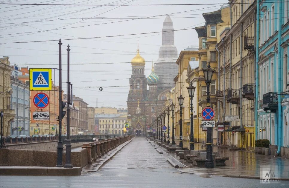 Питер в апреле.