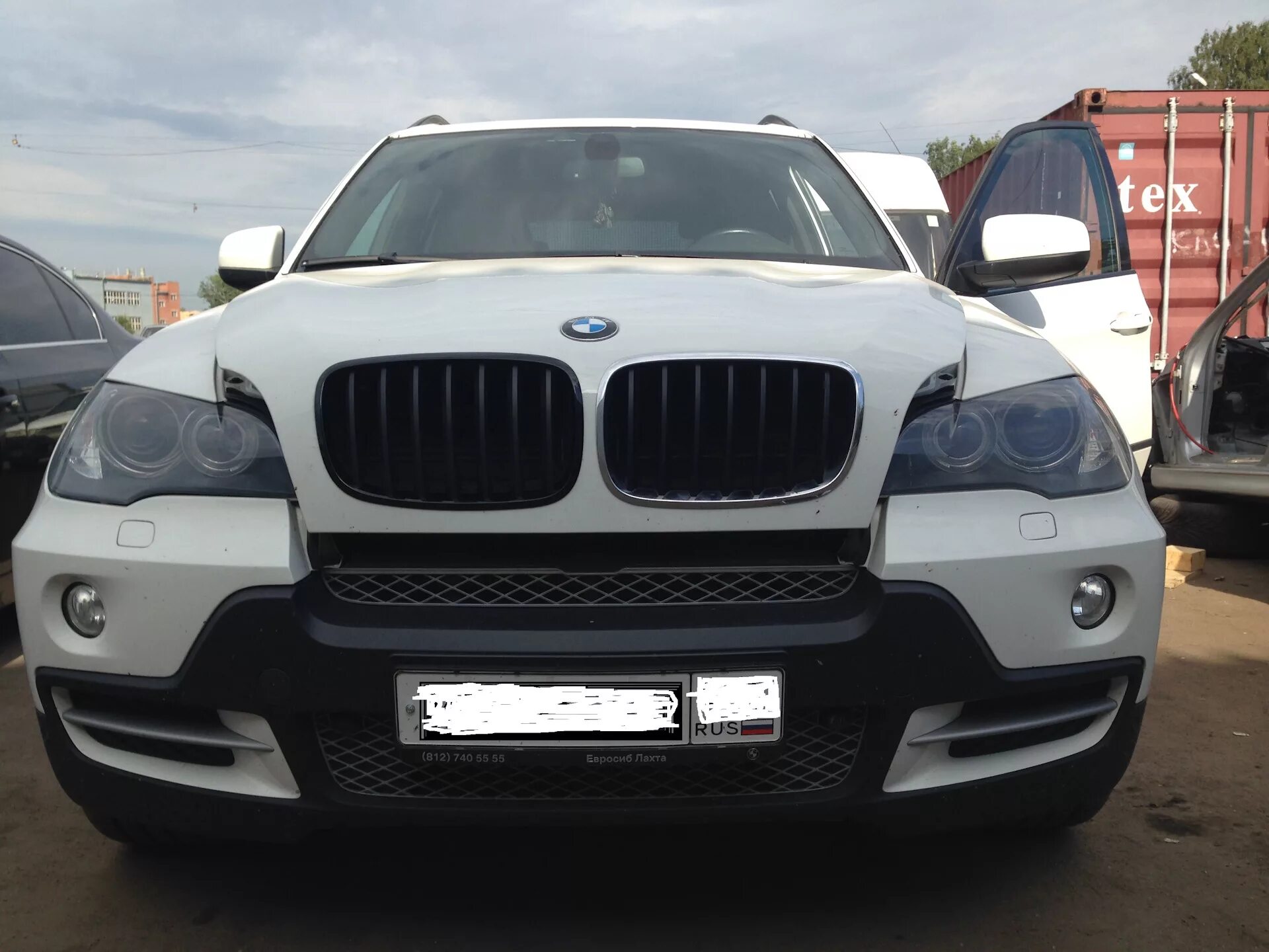 Фонарь x5 e70. Bmw x5 e70 ноздри. ноздри бмв х5 е70. bmw x5 e70 черные ноздри. бмв е70 черные ноздри.