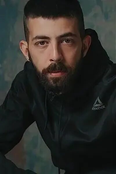 Айтач ушун актер. Меке из чукура. Барыш айтач турецкий актер. Айтач ушун. Дирен полатогуллары.