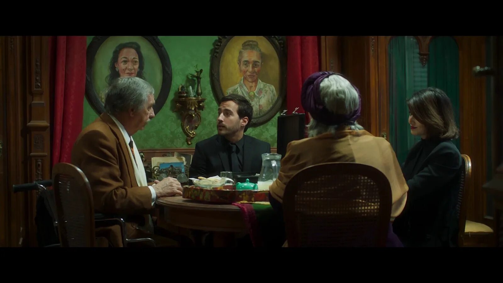 Постеры. Короли интриги (2019). Короли интриги фильм 2019 кадры. Постеры. Короли интриги" (el cuento de las comadrejas.