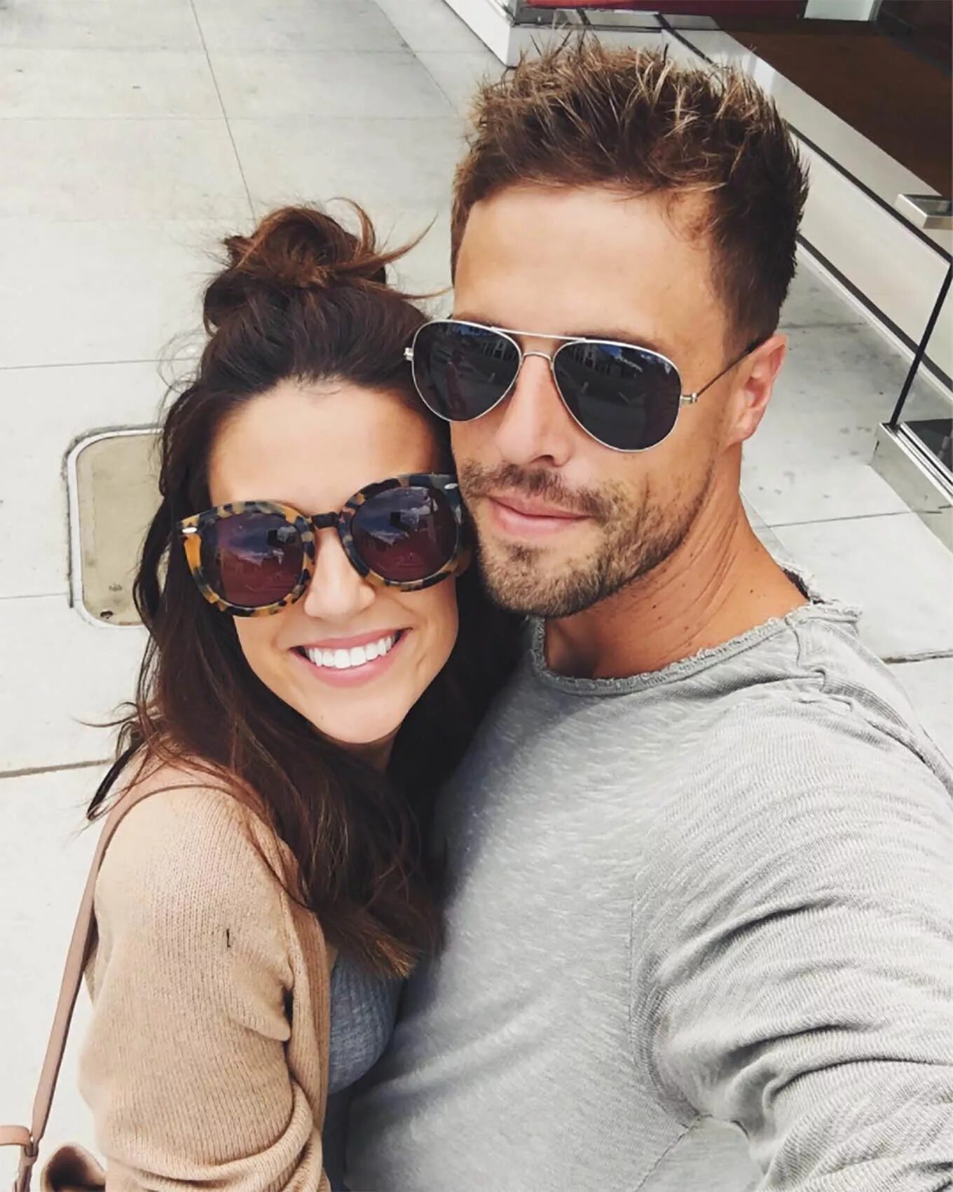 Совместное фото с мужем. Мужчина и женщина на отдыхе. Фотосессия вдвоем с мужем. Совместное фото с мужем. Идеи фотосессии для пары.