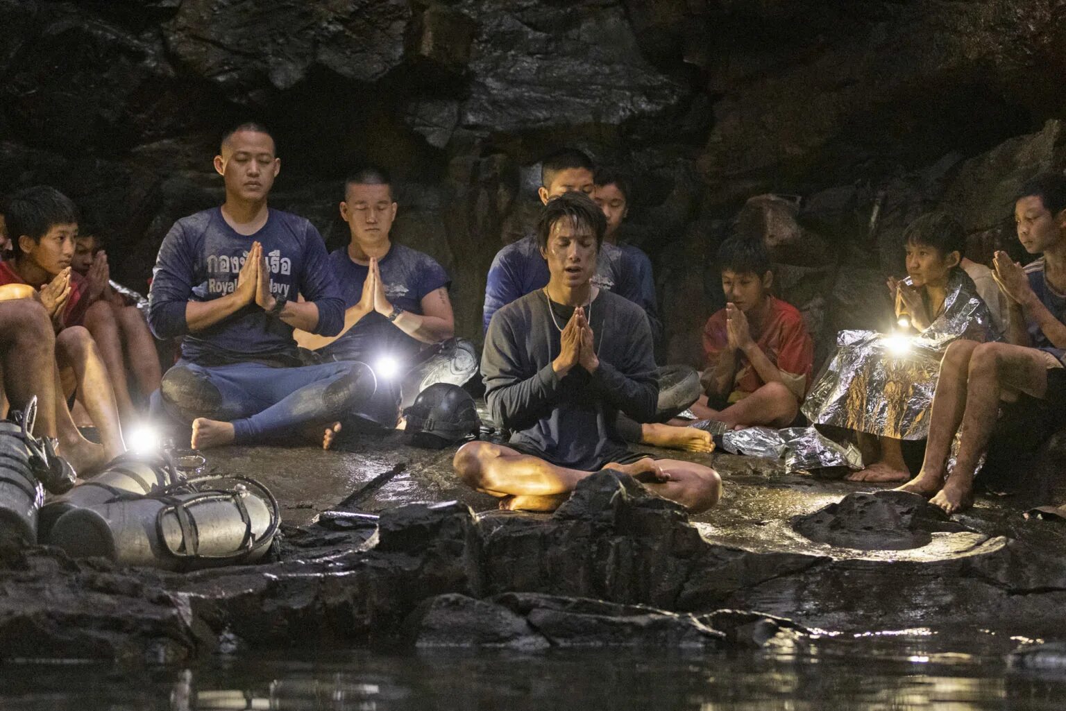13 жизней содержание. 13 жизней фильм 2025. 13 жизней фильм рона ховарда. 13 жизней thirteen lives. тхамлуангнангнон пещера.