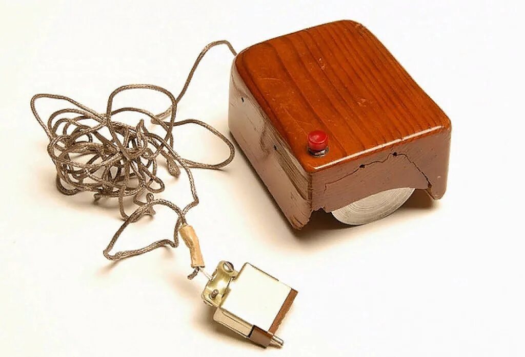 Создание мыши. Дуглас Энгельбарт компьютерная мышь. Первая компьютерная мышь. Самая первая компьютерная мышь. Первая мышка для компьютера.