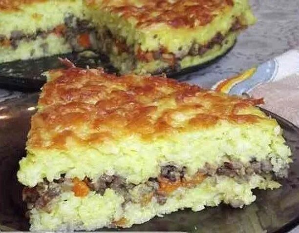 Запеканка с фаршем и рисом в духовке. Запеканка с фаршем и рисом в духовке. Запеканка с фаршем и сыром в духовке. Рисовая запеканка с фаршем. Запеканка с фаршем в духовке.