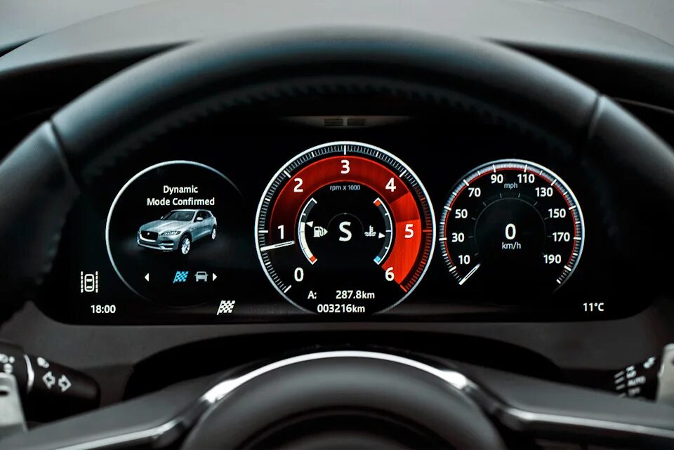 Электронная панель в ягуар хф 2015. Приборная панель jaguar xf. Приборная панель ягуар. Электронная приборная панель jaguar. Приборка jaguar xf 2008.
