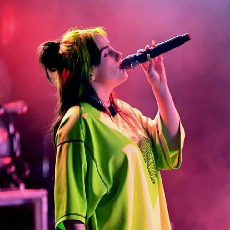 Билли айлиш. Билли айлиш поет. Билли айлиш концерт. Billie eilish 2022. Billie eilish концерт.