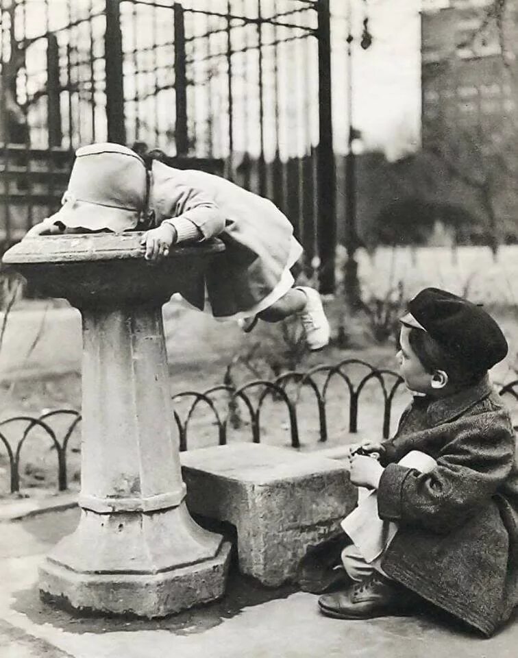 Редчайшие ретро снимки. Редкие исторические снимки. Старинные редкие. Старинные необычные фотографии. Антикварные вещицы.