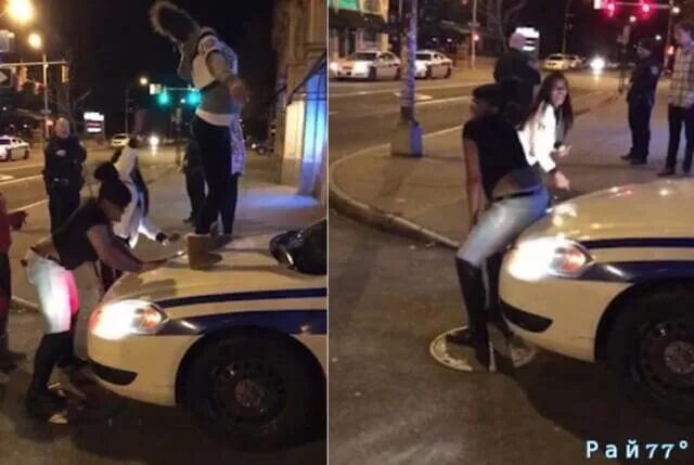 Снял двух после клуба. Девушка на капоте полицейской машины. Тверк на полицейской машине. Танцы на капоте. Тверк на капоте.