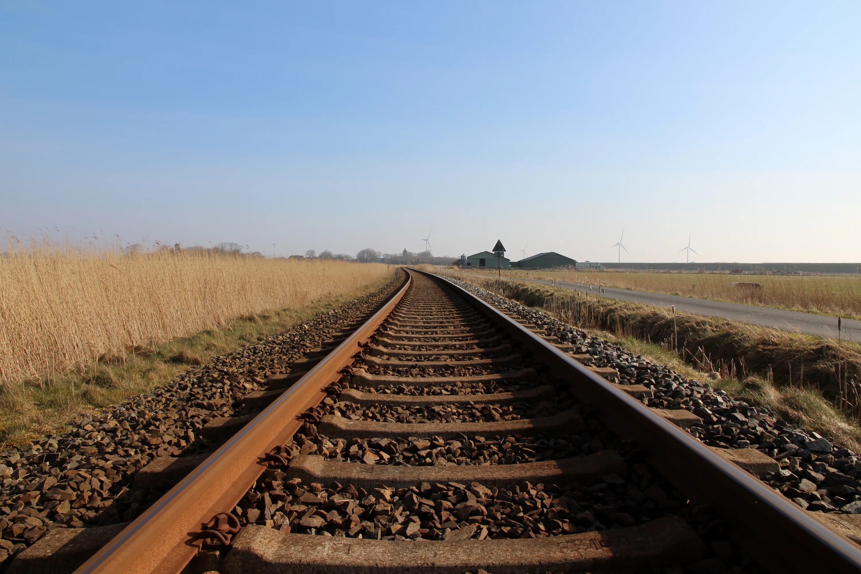 Железнодорожное полотно. Рельсы железнодорожного полотна. Rail track железная дорога. Жд дорога. Железнодорожные линии.