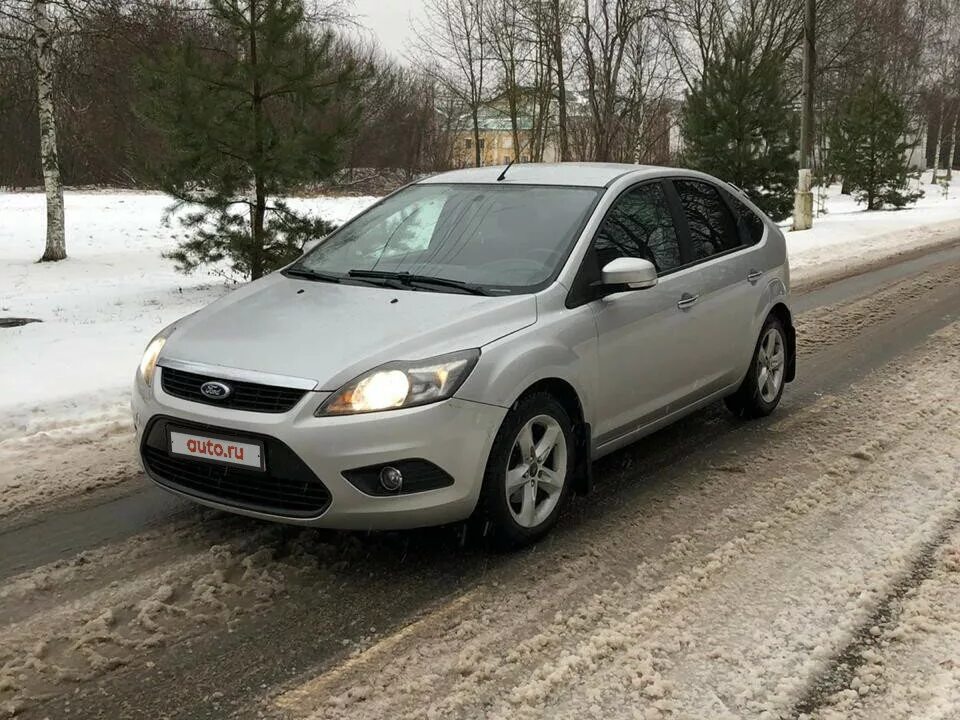 Купить форд великом новгороде. Форд фокус 2 Рестайлинг хэтчбек серебристый. Фокус 2 хэтчбек серебристый. Форд фокус хэтчбек 2010 года. Форд фокус 2 Рестайлинг универсал серебристый.