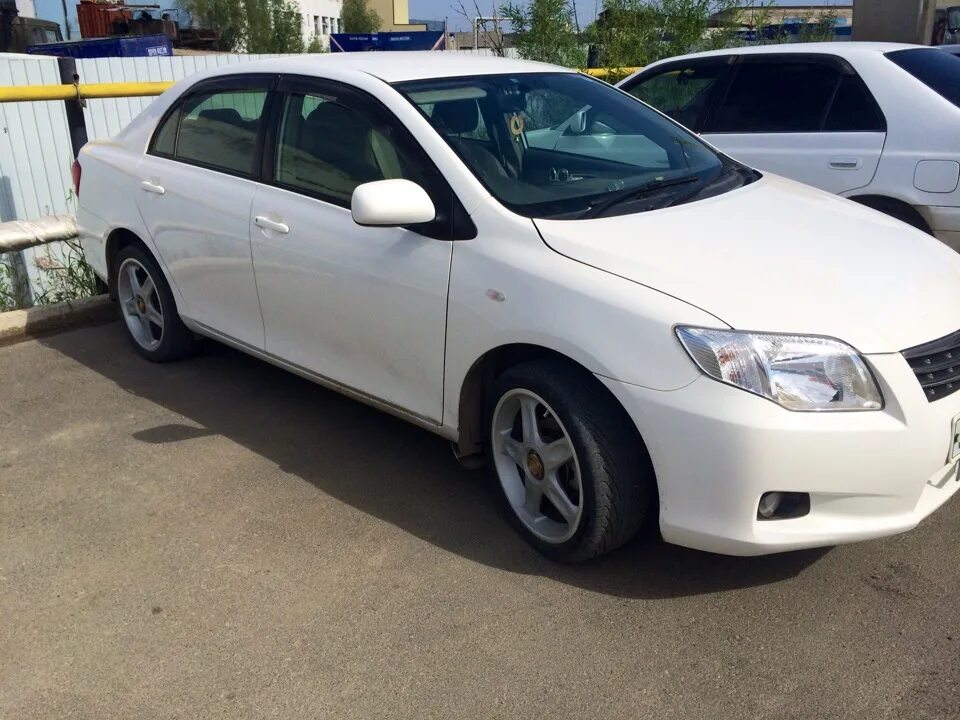 Продажа тойота королла аксио. Тойота Королла Axio. Тойота Королла Axio 2010. Toyota Corolla Axio e140. Тойота Королла Аксио 2010.