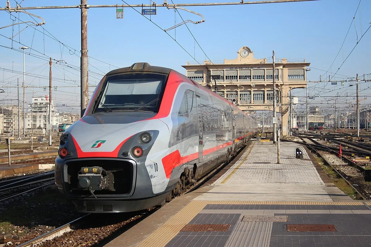 V250 поезд Бельгия. ETR 110 электричка Италия. Frecciargento поезд. Высокоскоростная дорога в Италии Trenitalia. Движение поезда 250