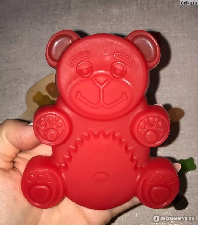 желейный медведь валера и желтый медведь. валеражилейный медведь. желейный мишка валерка. игрушку желейного медведя валеры. желейный медведь валера игрушка.