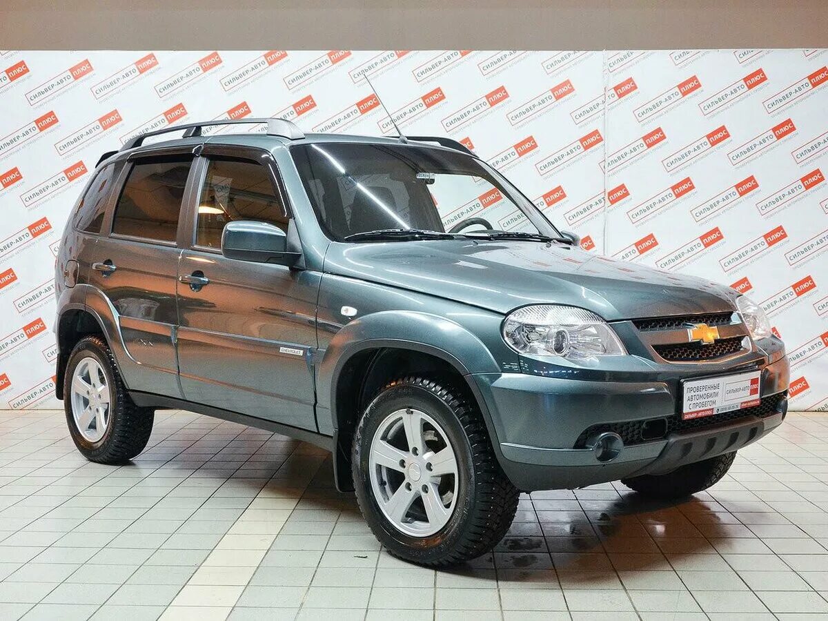 Шнива цена. Нива Chevrolet 2022. Шевроле Нива 1 Рестайлинг. Шевроле Нива Рестайлинг 2022. Chevrolet Niva Рестайлинг 2008.