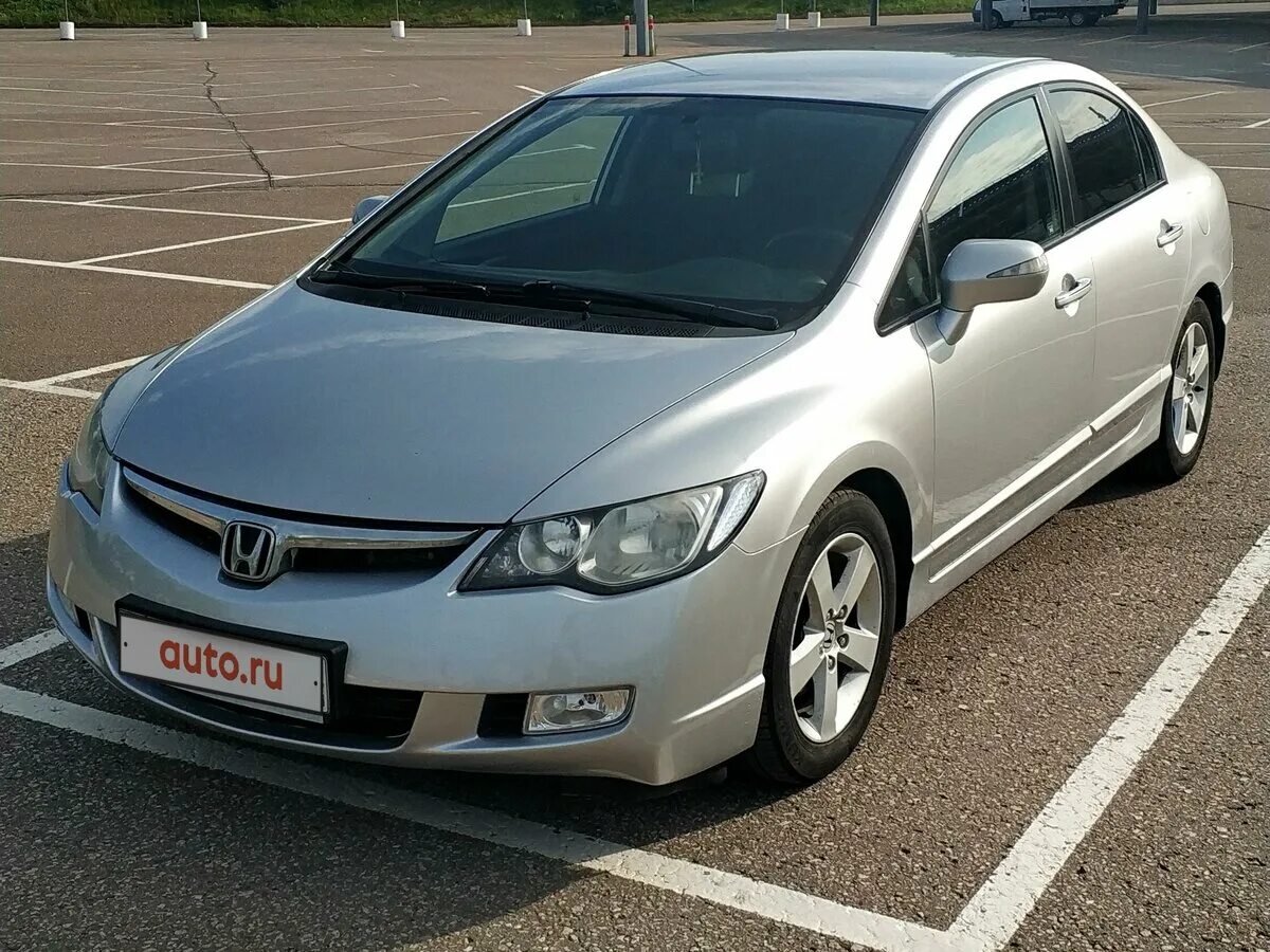 Honda civic автомат. Honda Civic 8 2008. Хонда Цивик 2008 седан. Цивик 2008 седан серебристый. Хонда Цивик 140 л.с.