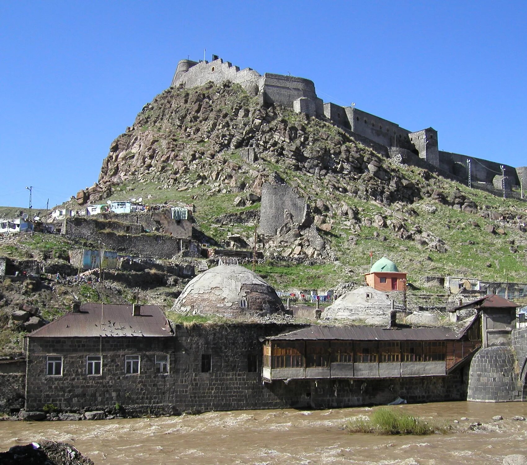 Погода в карсах. Карс город в Турции. Карс Армения. Крепость карс. Карс город в Армении.